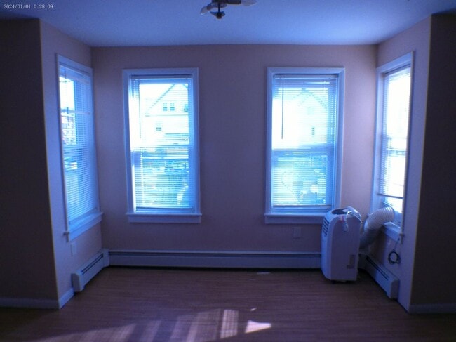 Building Photo - 13 Armstrong Pl