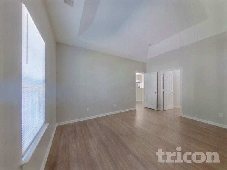 Building Photo - 1526 Jeffrey Bryan Dr