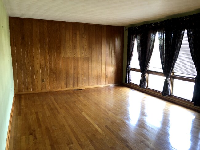 Building Photo - 3486 PA-711