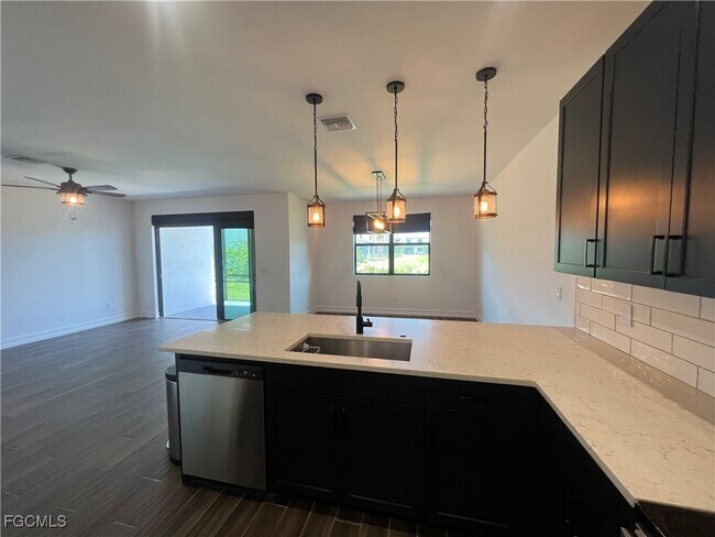 Building Photo - 7584 Carnegie Way