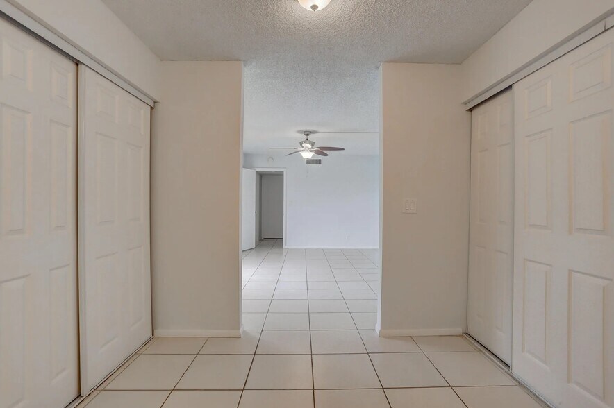 Building Photo - 744 Springdale Cir