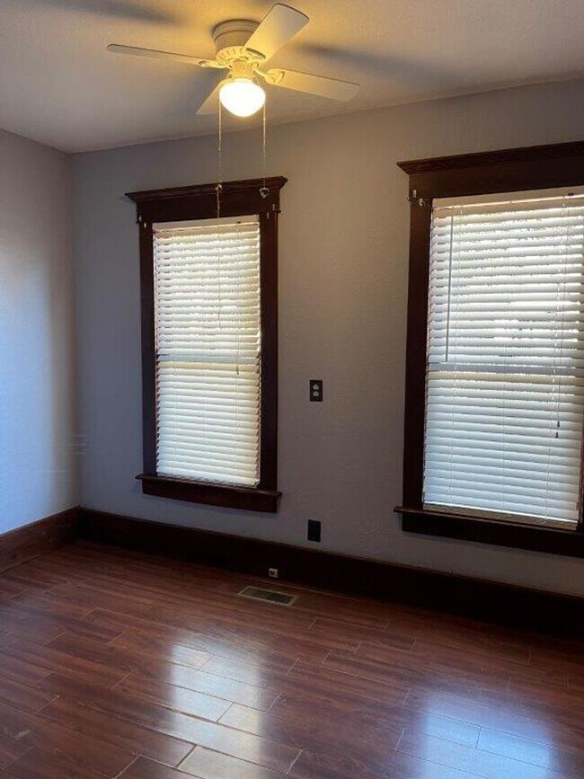 Building Photo - 3 bed 1 bath, country character and historic charm, Large shop, upstairs bonus room ,lots of uniq...