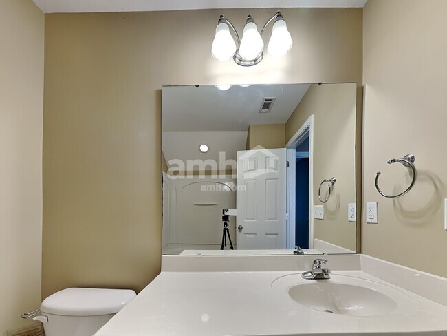 Building Photo - 113 Pin Oak Court