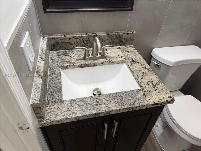 Building Photo - 2700 Coral Springs Dr