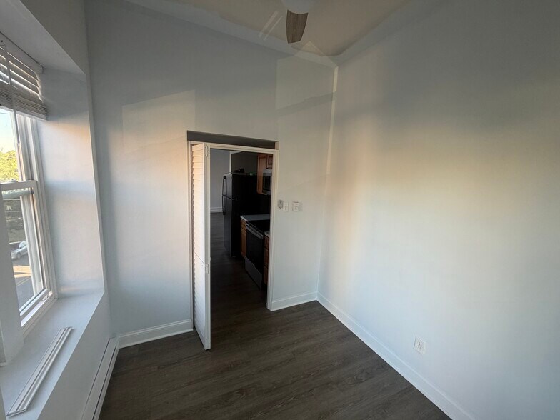 Building Photo - 723 Ridge Ave