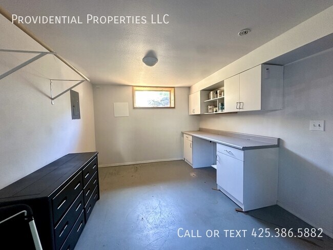 Building Photo - 3114 W Elmore St
