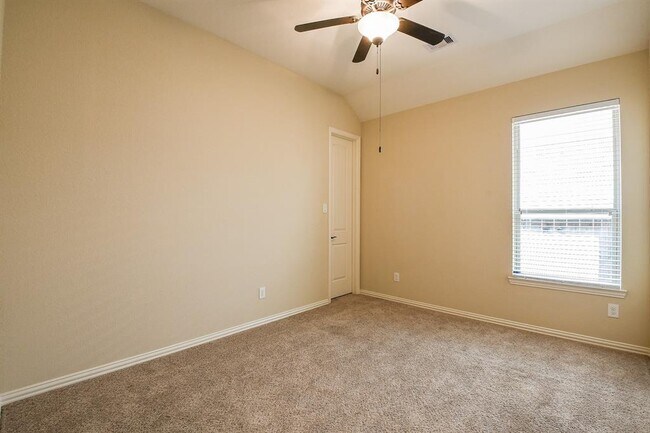Building Photo - 21911 Avalon Queen Dr