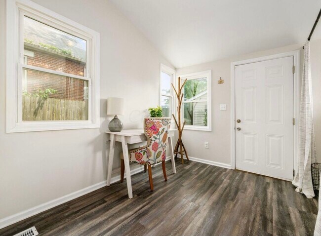 Dining Space / WFH Space/Bonus Room - 383 Hanford St