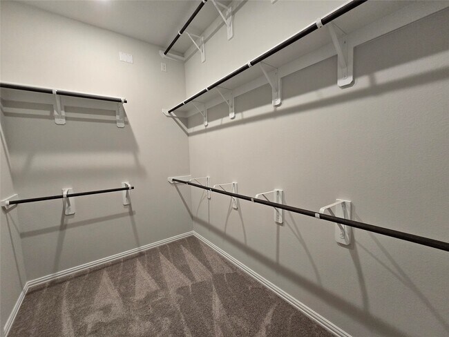 Building Photo - 2215 Villa Bella Ln