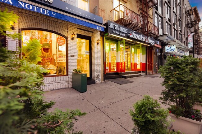 Building Photo - 120 Mulberry St