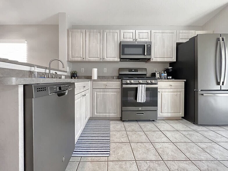 Building Photo - 24604 Siena Dr