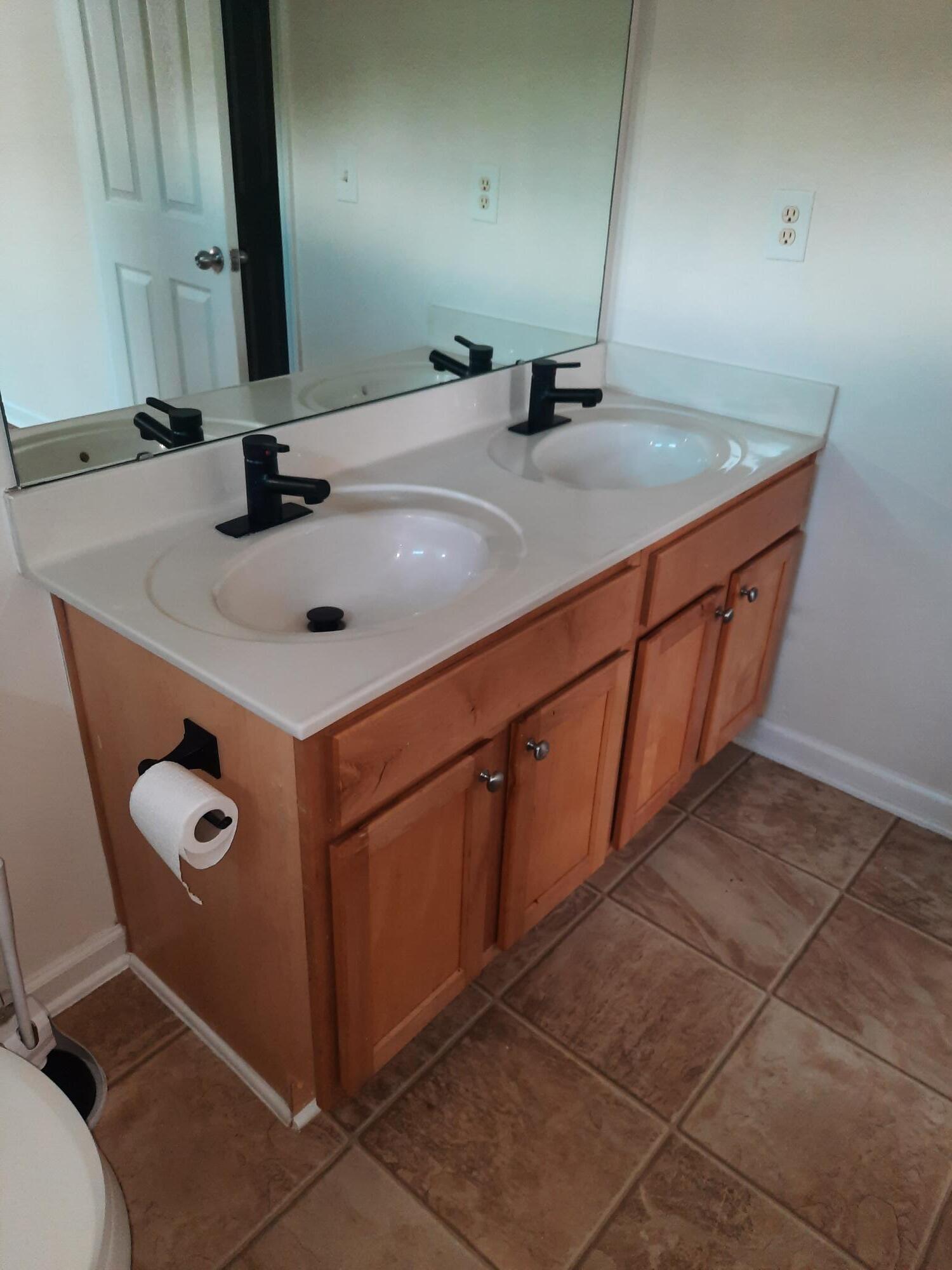 Building Photo - 508 Sternwheel Way