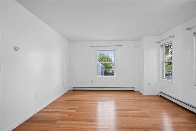 Building Photo - 440 Plantation St
