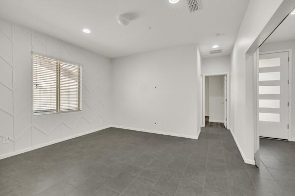 Building Photo - 1665 E Lafayette Ave