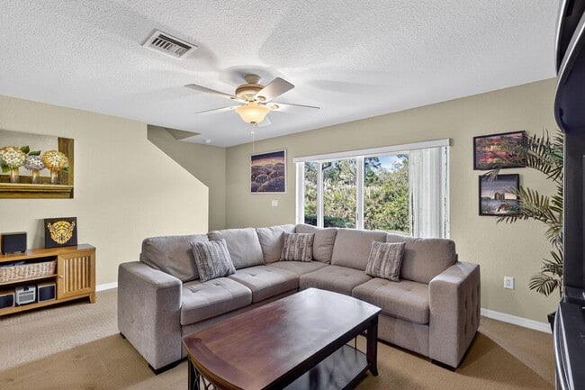 Building Photo - 2990 SE Lexington Lakes Dr