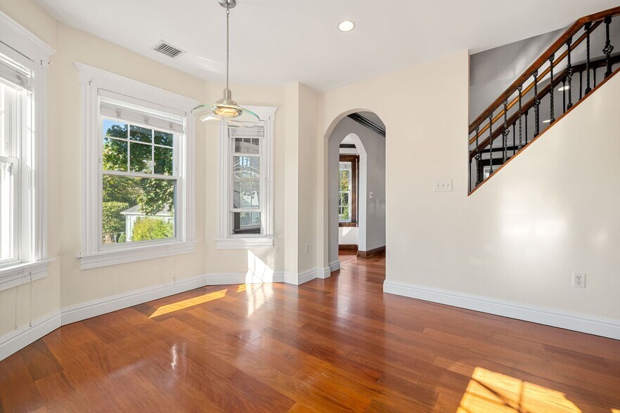 Building Photo - 76 Taft Ave