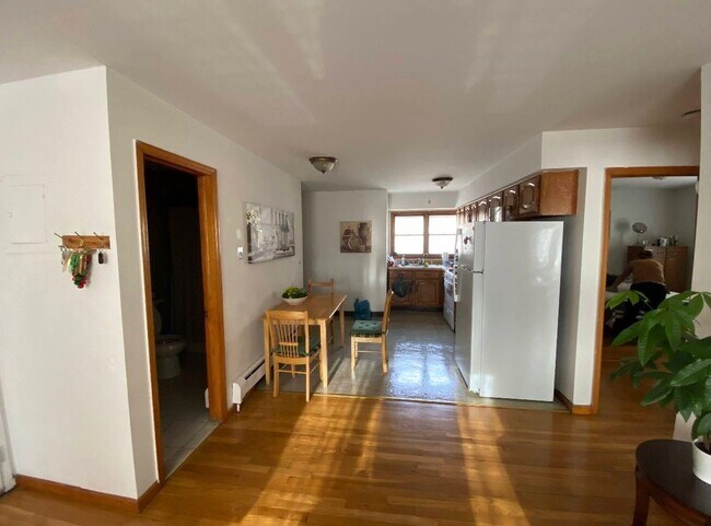 Building Photo - 516 Avenue A