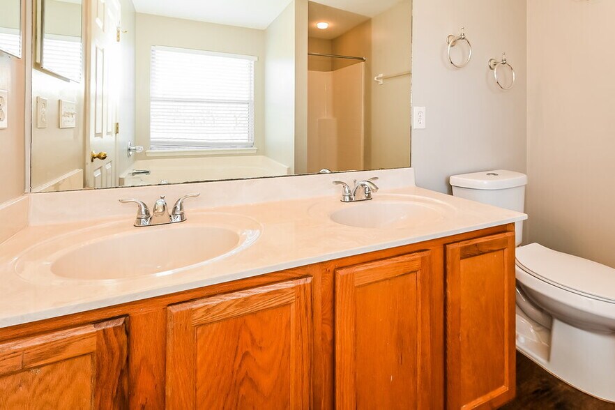 Building Photo - 1848 Pineta Cove Drive