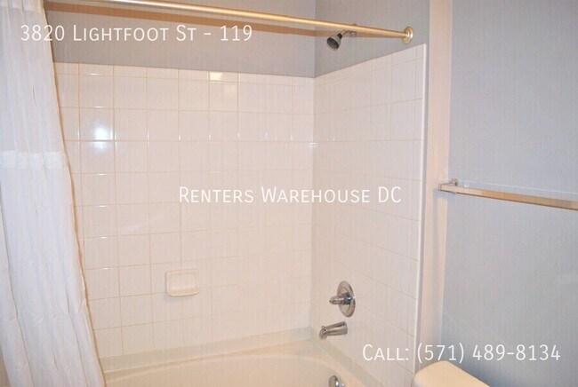Building Photo - 3820 Lightfoot St