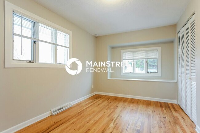 Building Photo - 4 Bedroom Pet-Friendly Home in AURORA, CO with Main Street Renewal