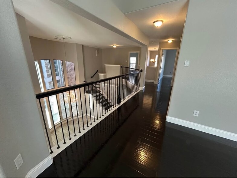 Building Photo - 416 Cypress Hill Dr