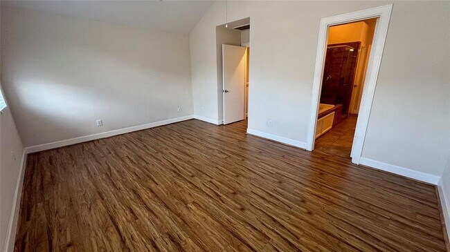Building Photo - 2710 Hullsmith Dr