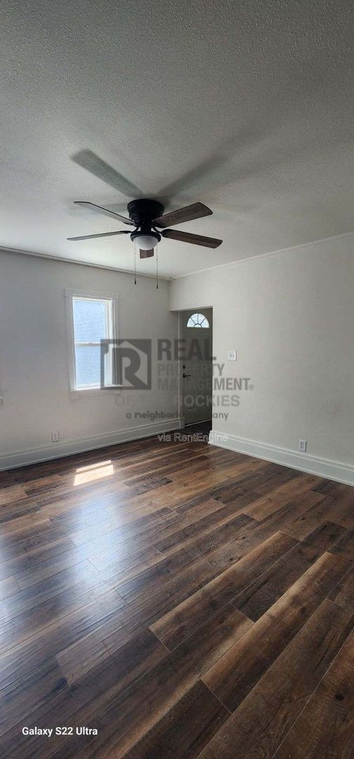 Building Photo - 606 W 24th St