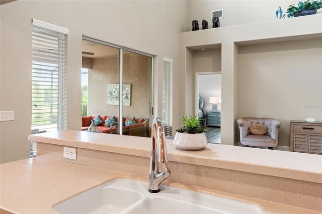 Building Photo - 2330 Nesslewood Dr