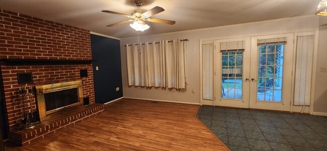 Building Photo - 1038 Boeshore Cir