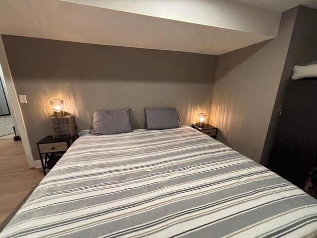 Building Photo - 4871 N Magnolia Ave