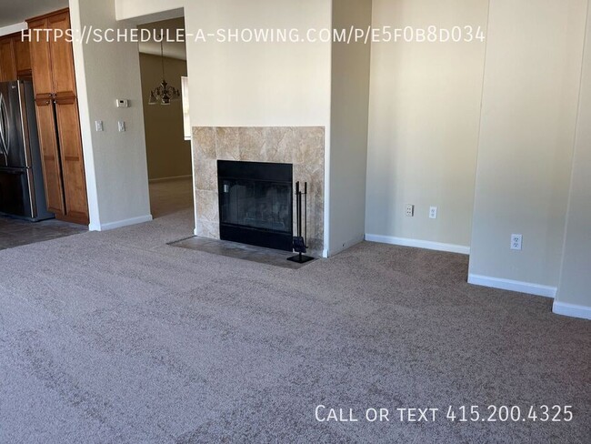 Building Photo - 1005 Ashbridge Bay Dr
