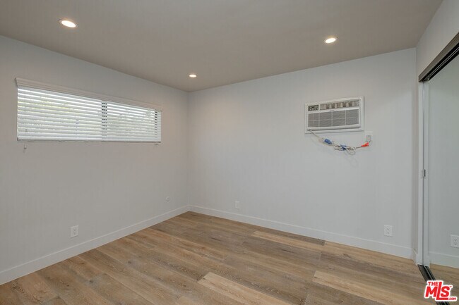 Building Photo - 4320 Finley Ave