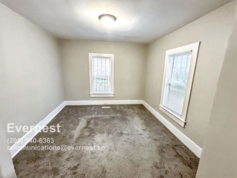 Building Photo - 57 17th Ct S