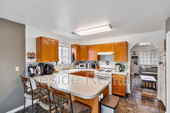 Building Photo - 1637 Talon Dr