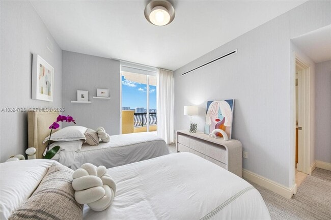 Building Photo - 17875 Collins Ave