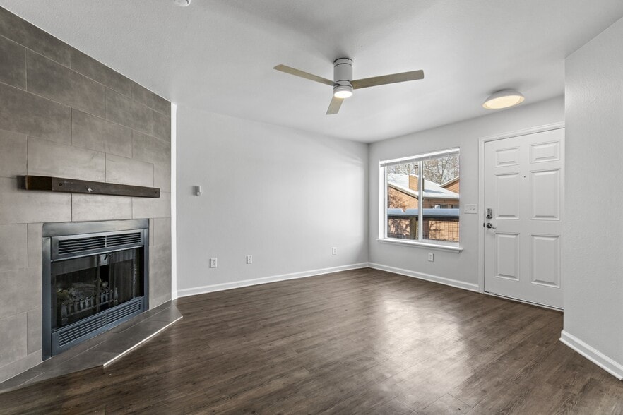 Building Photo - Valencia Gardens