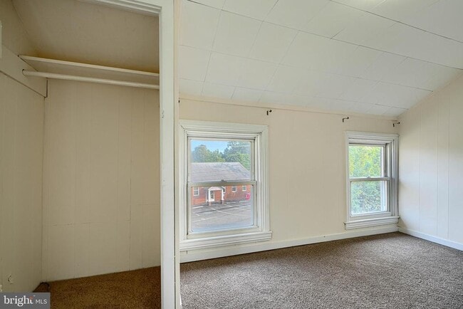 Building Photo - 359 Old Bayview Rd