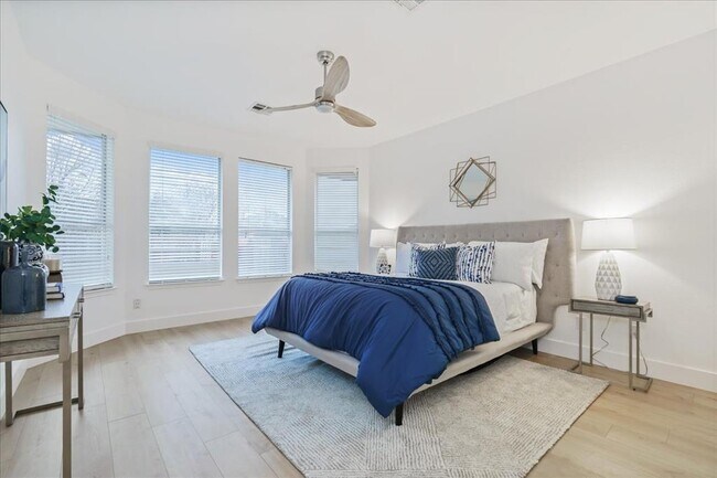 Building Photo - 712 Arrowood Pl