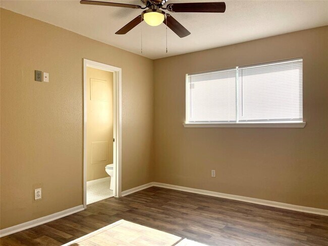 Building Photo - 22615 Indian Knoll Dr