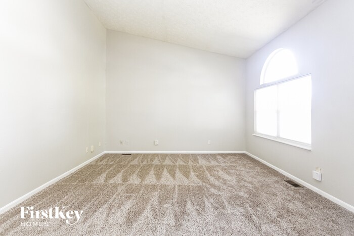 Building Photo - 4217 FairOaks Dr