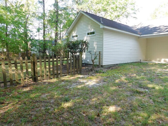 Building Photo - 210 Tobiano Dr