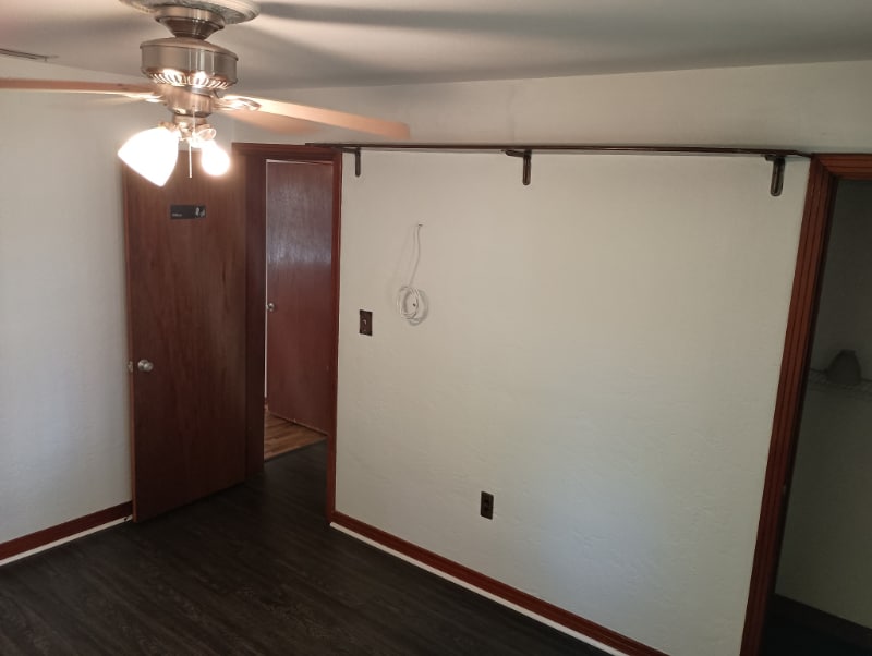 Building Photo - 200 Center St