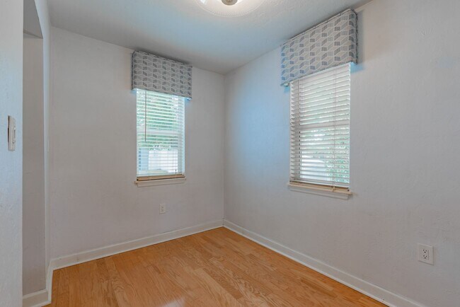 Building Photo - Charming Riverside Heights Rental – Update...