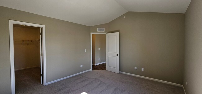 Building Photo - 1 Bedroom, 1 Bathroom, End, Second Floor, ...