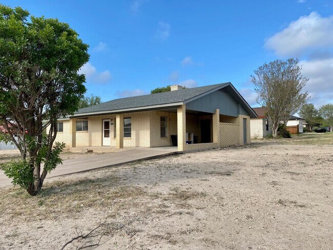 Building Photo - 114 Rhonda Dr