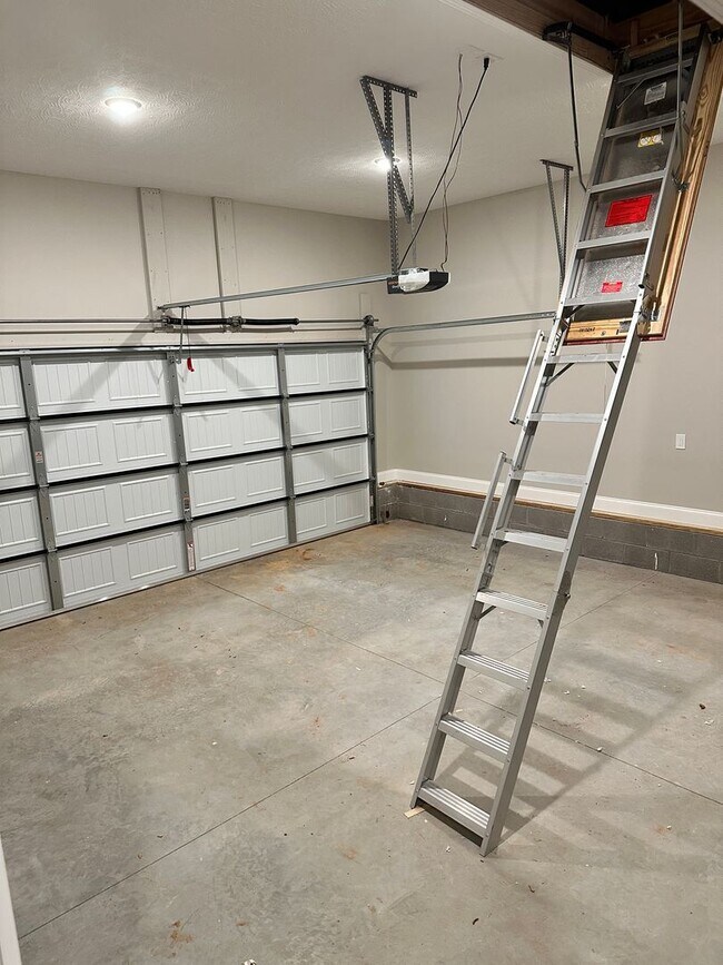 Building Photo - 2766 Cedrus Ave