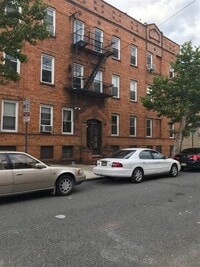 Building Photo - 18 Vroom St