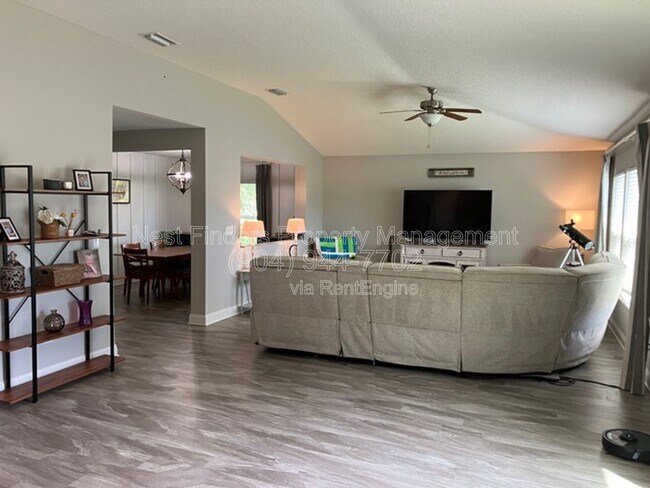 Building Photo - 7842 Sunnydale Ln