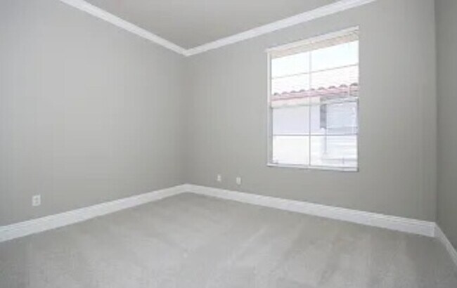 Building Photo - 10921 Sabre Hill Dr