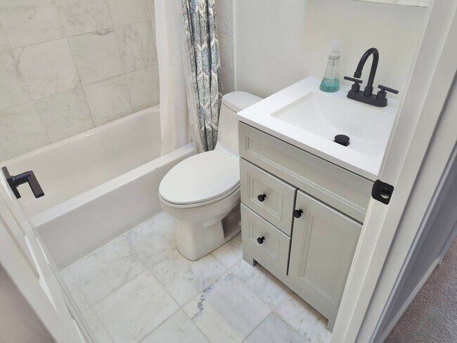 Building Photo - OLD TOWN ALEXANDRIA - MINUTES TO METRO AND PENTAGON